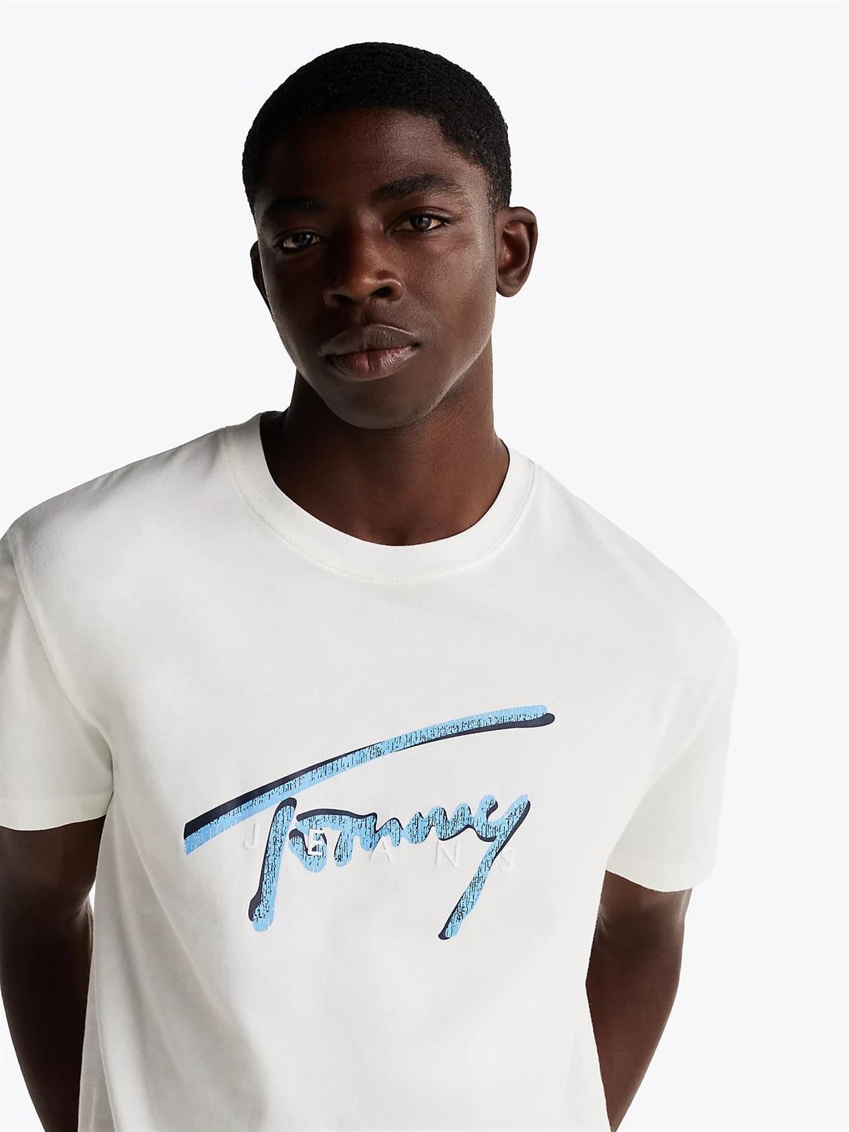 Camiseta Blanca Tommy Jeans Reg Rwb Signature Tee Ecru - Imagen 2