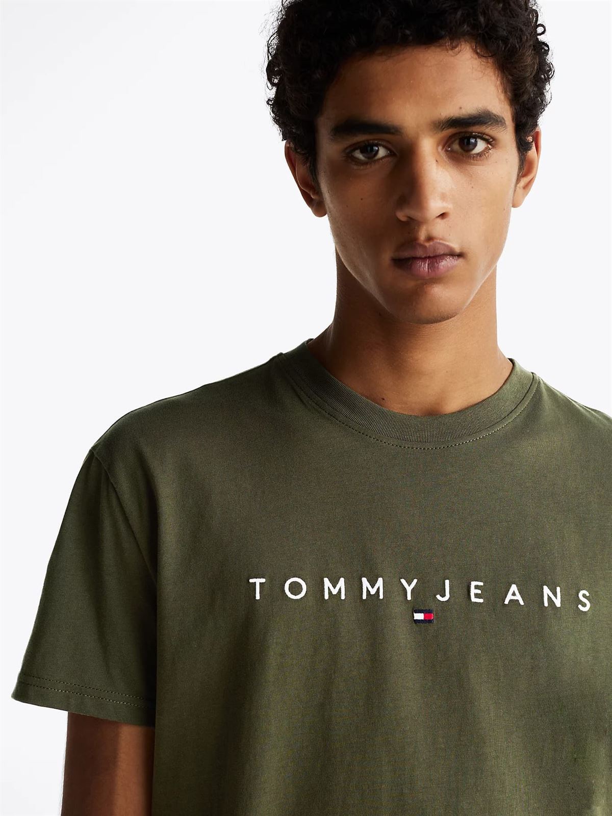 Camiseta verde Tommy Jeans Regular Linear Logo Tee Ext Fatigue Green - Imagen 2