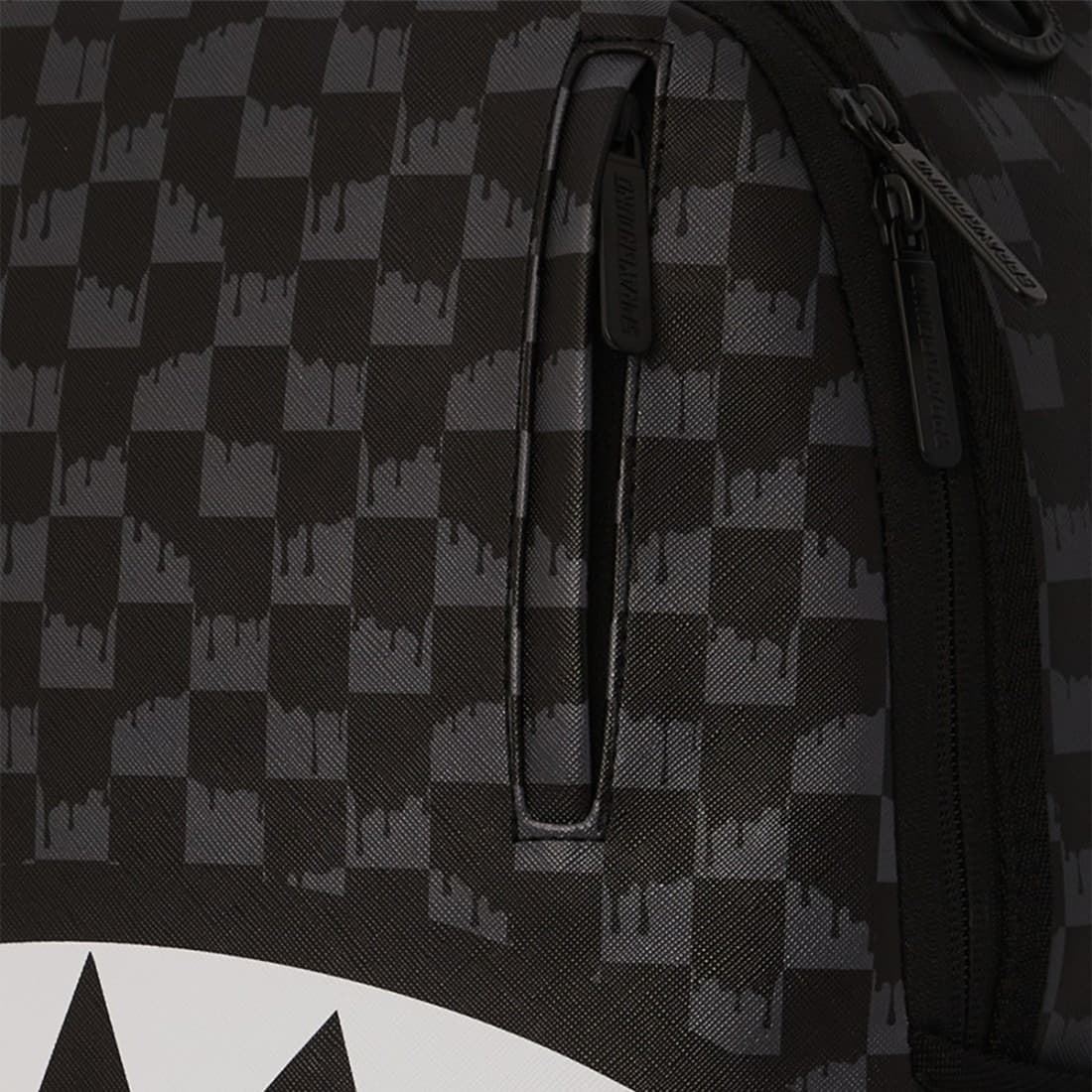 Mochila Sprayground Drip Check Shark - Imagen 4